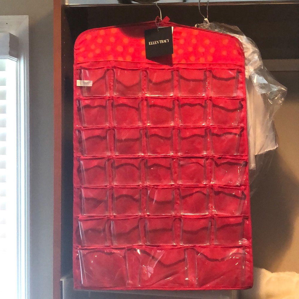 Ellen Tracy double sided hanging jewelry holder